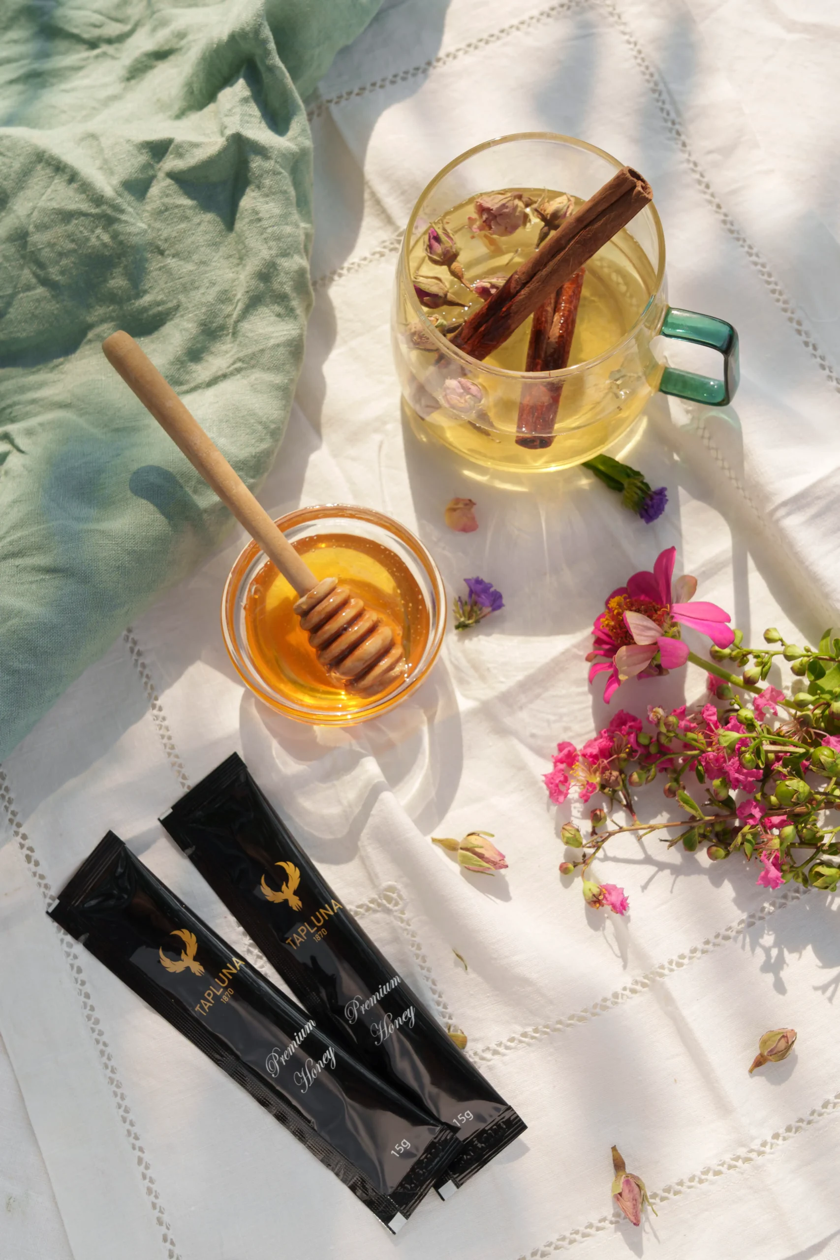 Мёд в индивидуальных пакетиках по 15 г, 40 пакетиков в коробке. — изображение 3